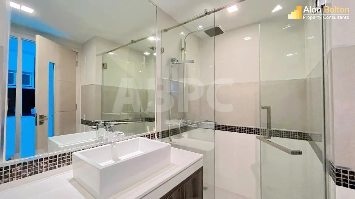 Studio Bed 1 Bath in Wong Amat ABPC1059 photo 6