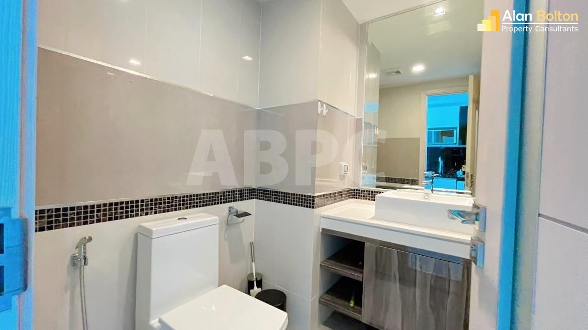 Studio Bed 1 Bath in Wong Amat ABPC1059 photo 6