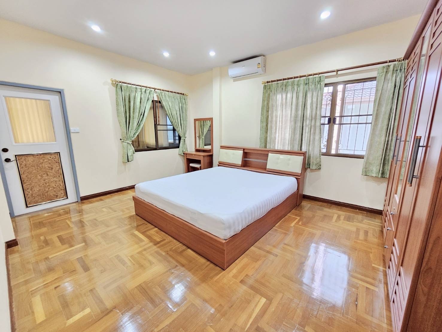 Pool Villa For Sale in Tepprasit photo 25