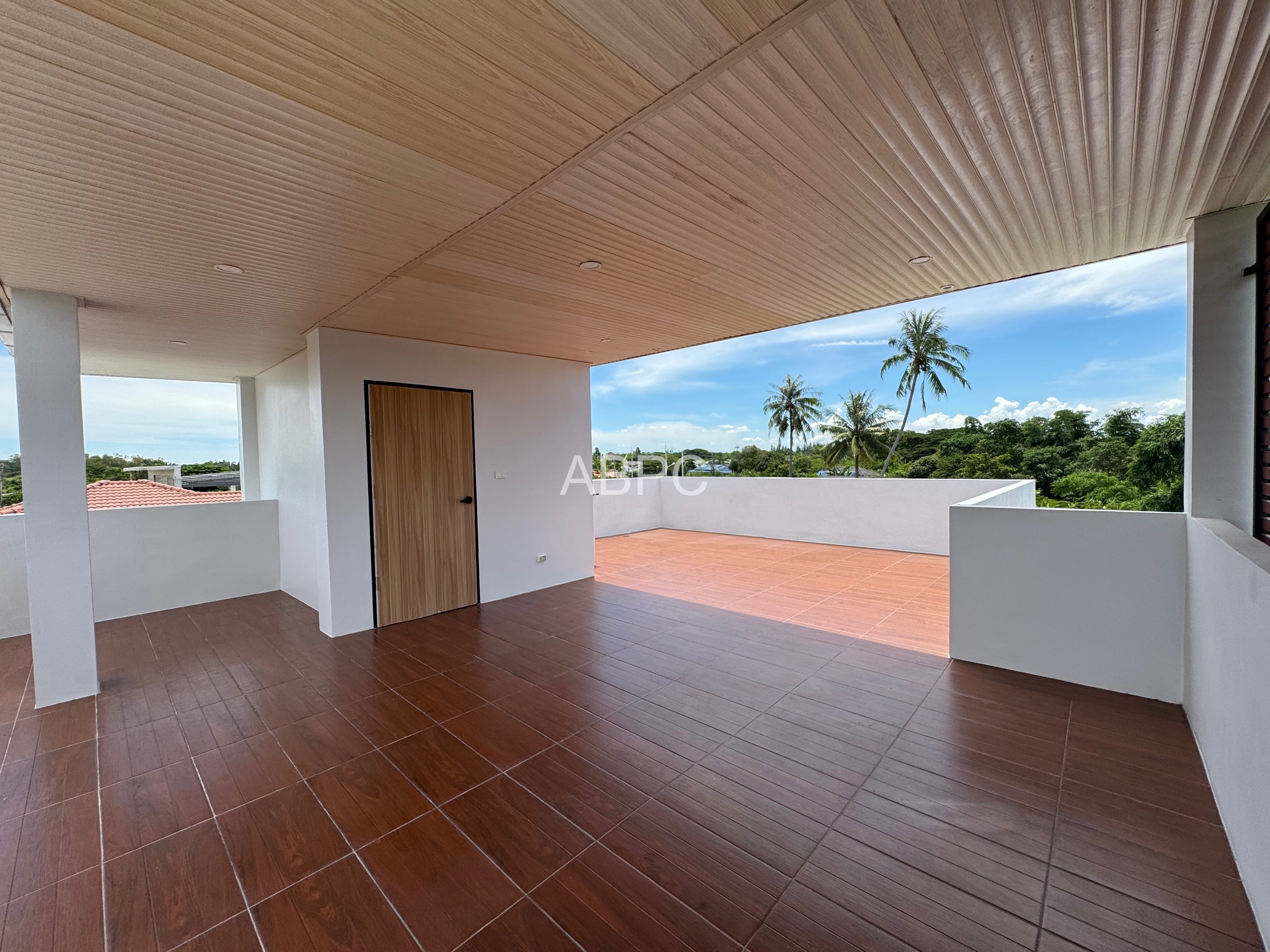 3‑Storey Pool Villa 4 Bedrooms 4 Bathrooms in Huay Yai photo 9