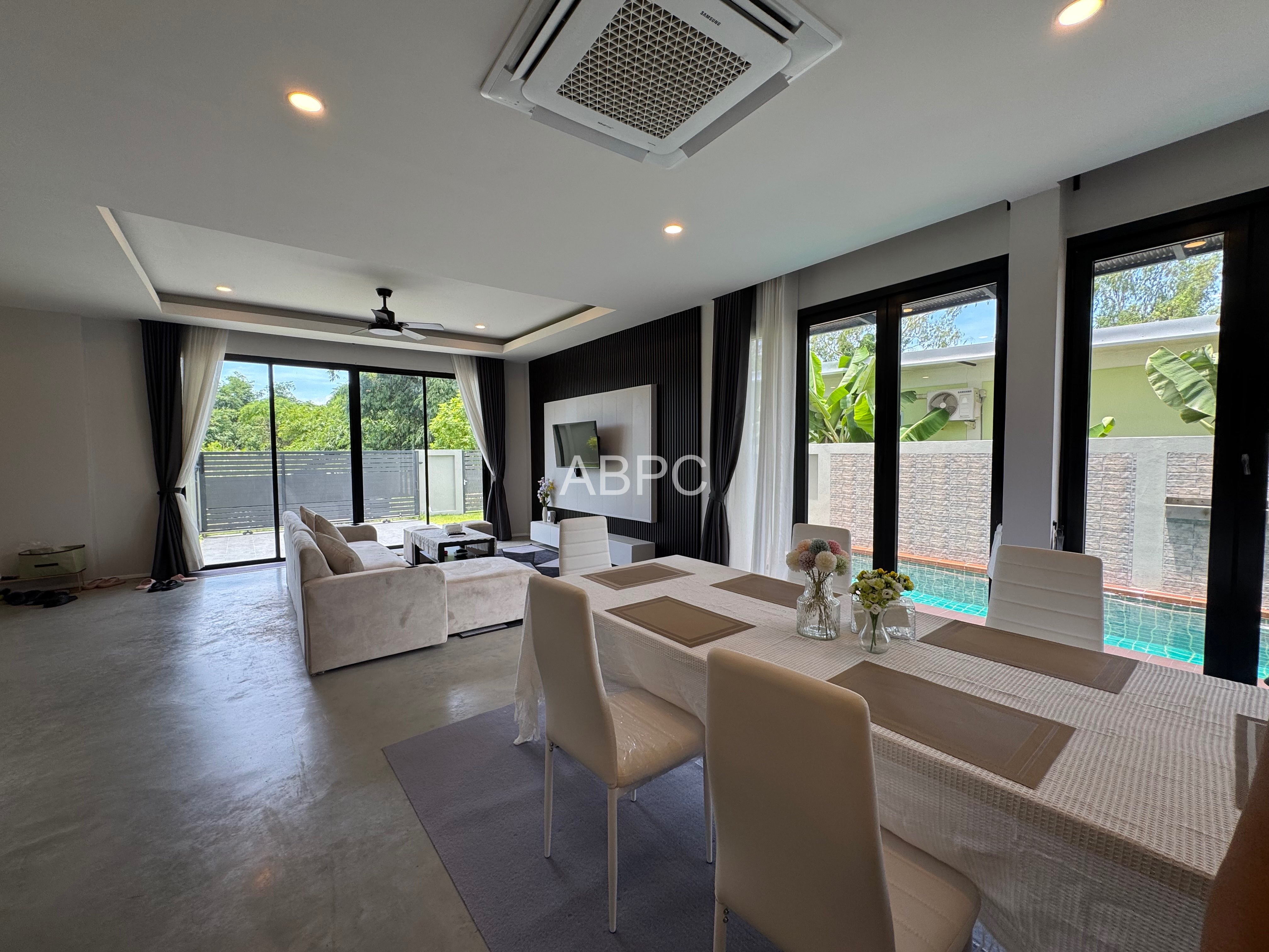 3‑Storey Pool Villa 4 Bedrooms 4 Bathrooms in Huay Yai photo 15