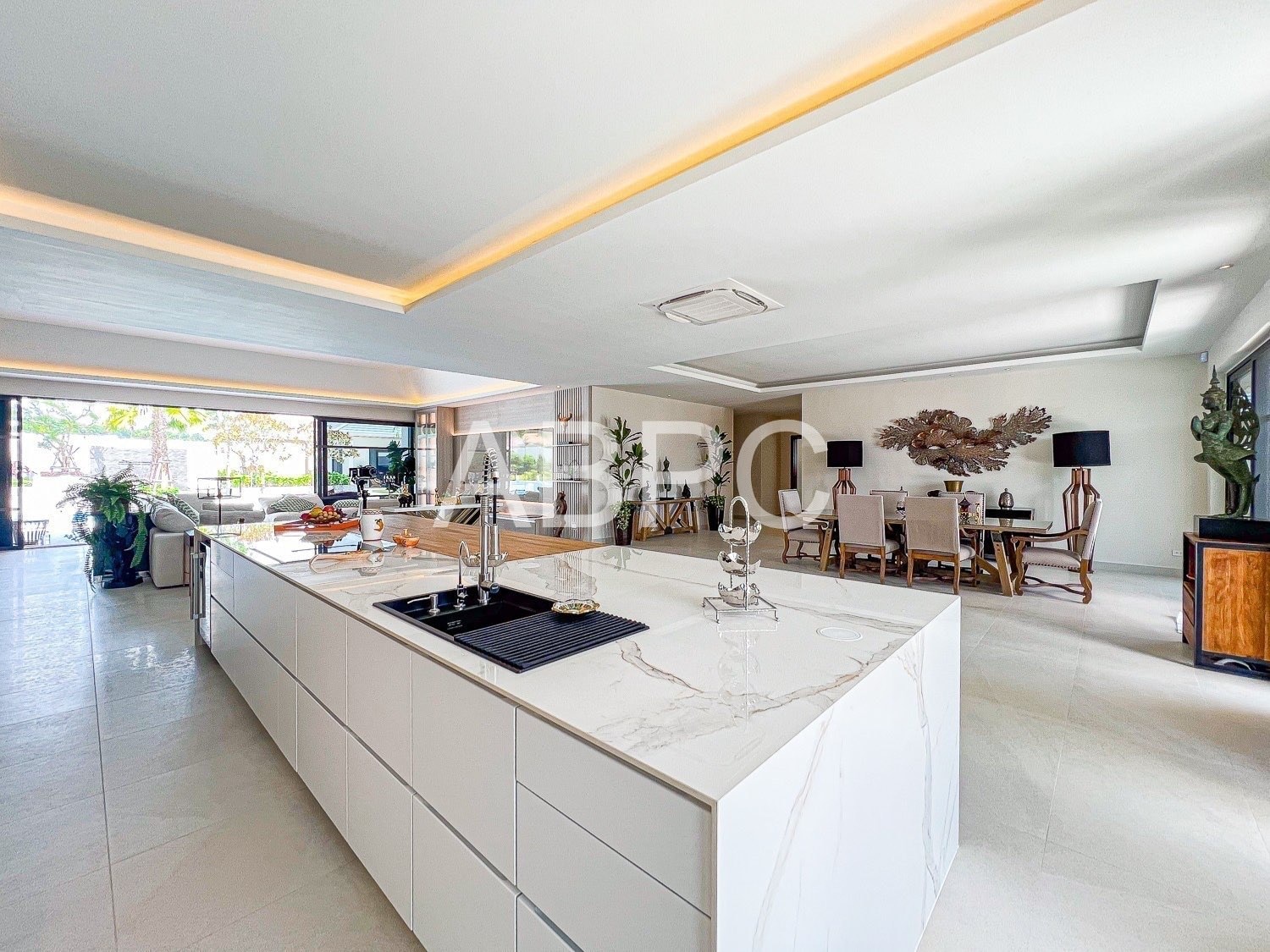 A Sanctuary Above All: Brand New 5 Bedroom 6 Bathroom Pool Villa for Sale Mabprachan/Pong photo 21