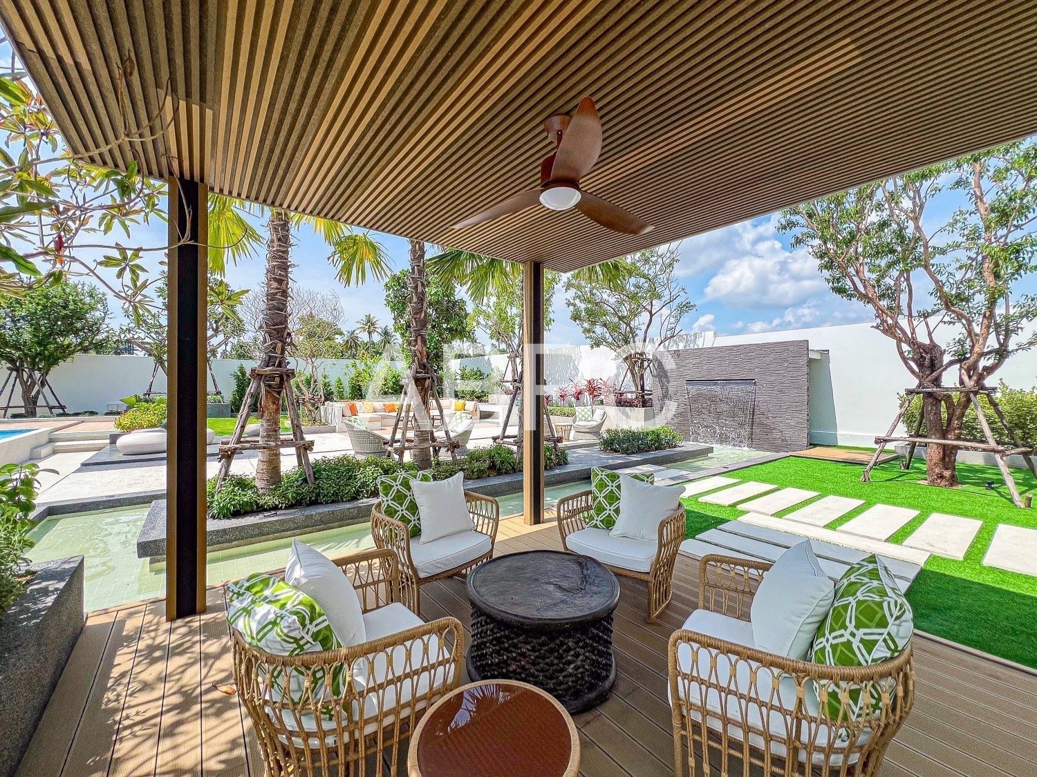 A Sanctuary Above All: Brand New 5 Bedroom 6 Bathroom Pool Villa for Sale Mabprachan/Pong photo 18