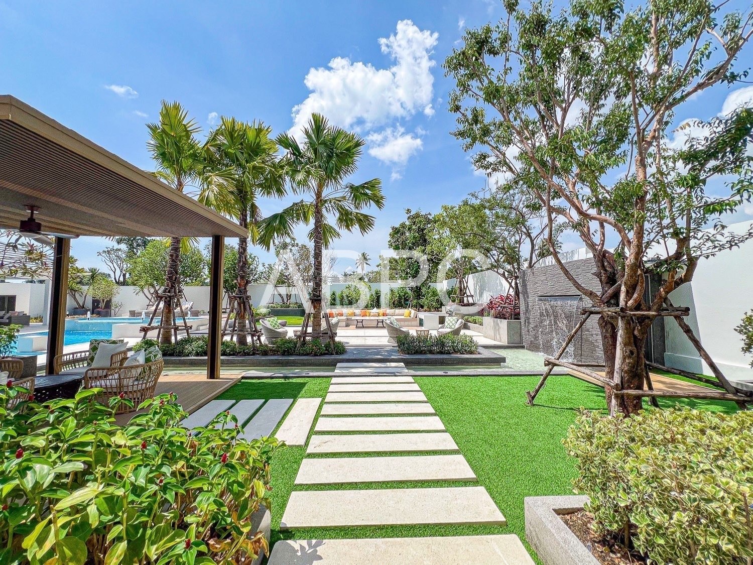 A Sanctuary Above All: Brand New 5 Bedroom 6 Bathroom Pool Villa for Sale Mabprachan/Pong photo 14