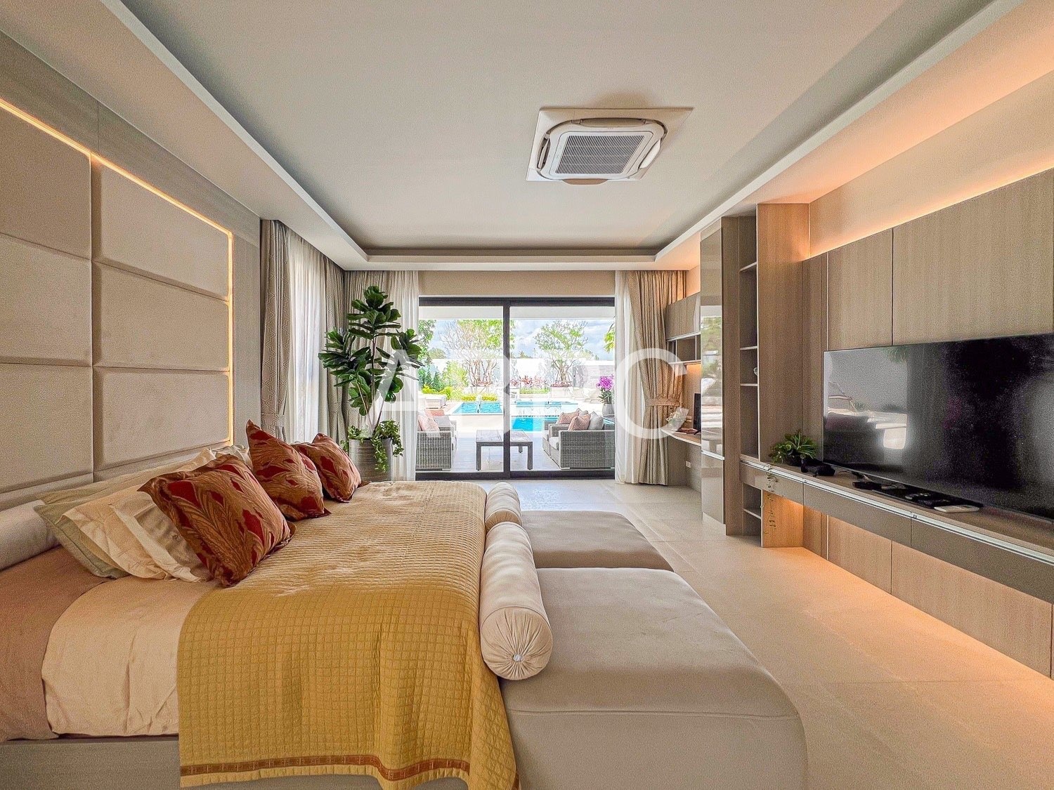 A Sanctuary Above All: Brand New 5 Bedroom 6 Bathroom Pool Villa for Sale Mabprachan/Pong photo 5