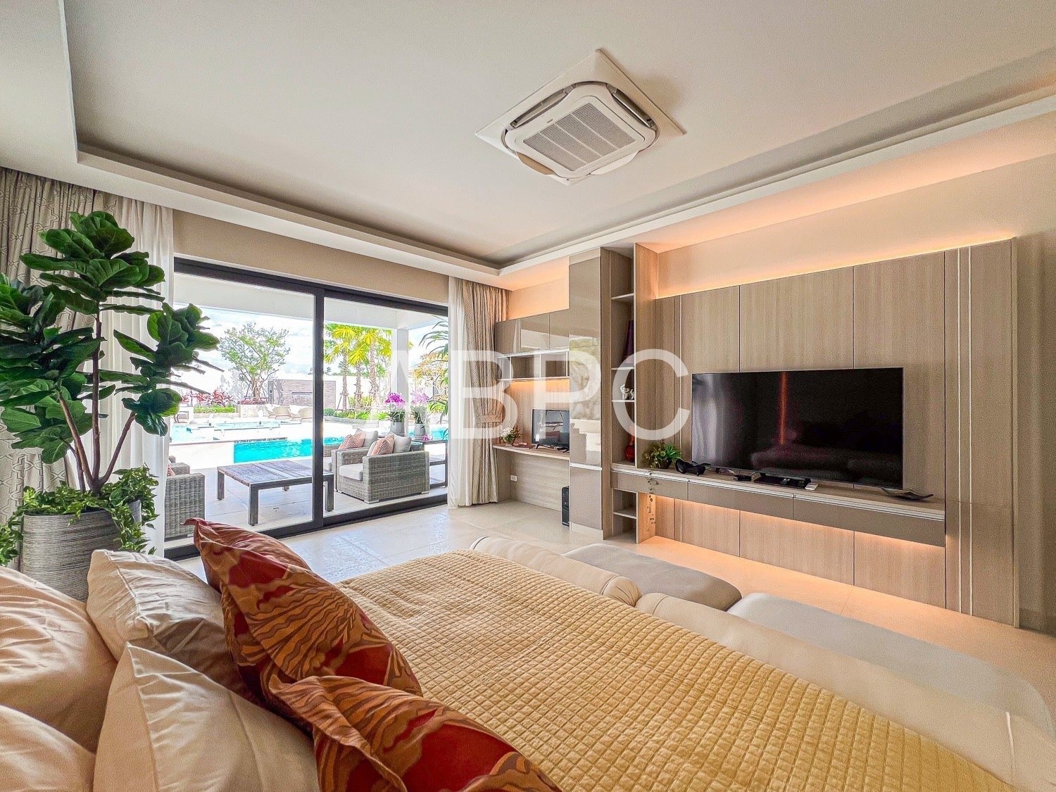 A Sanctuary Above All: Brand New 5 Bedroom 6 Bathroom Pool Villa for Sale Mabprachan/Pong photo 4
