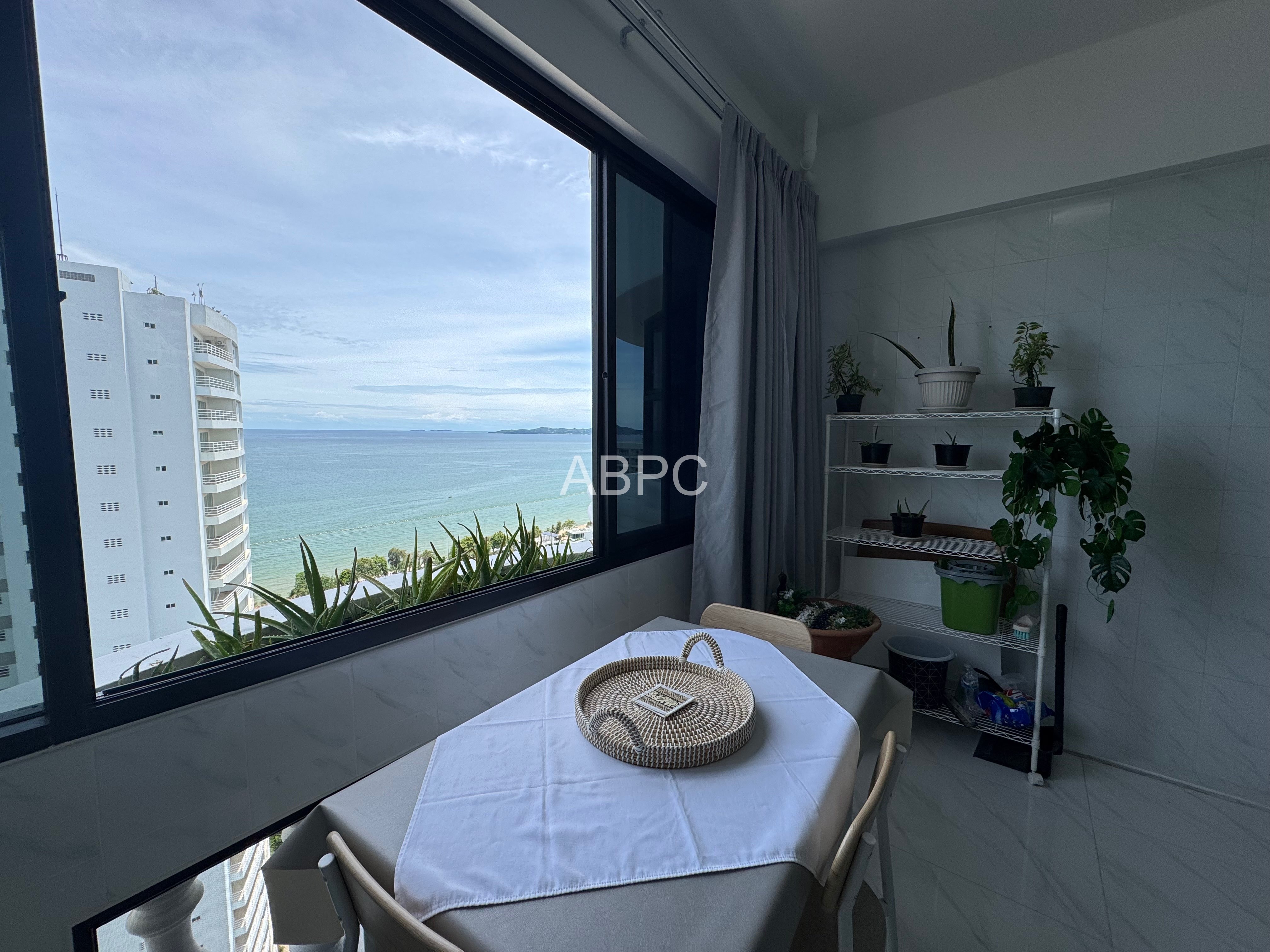 Newly Renovated 1 Bedroom 1 Bathroom in Jomtien