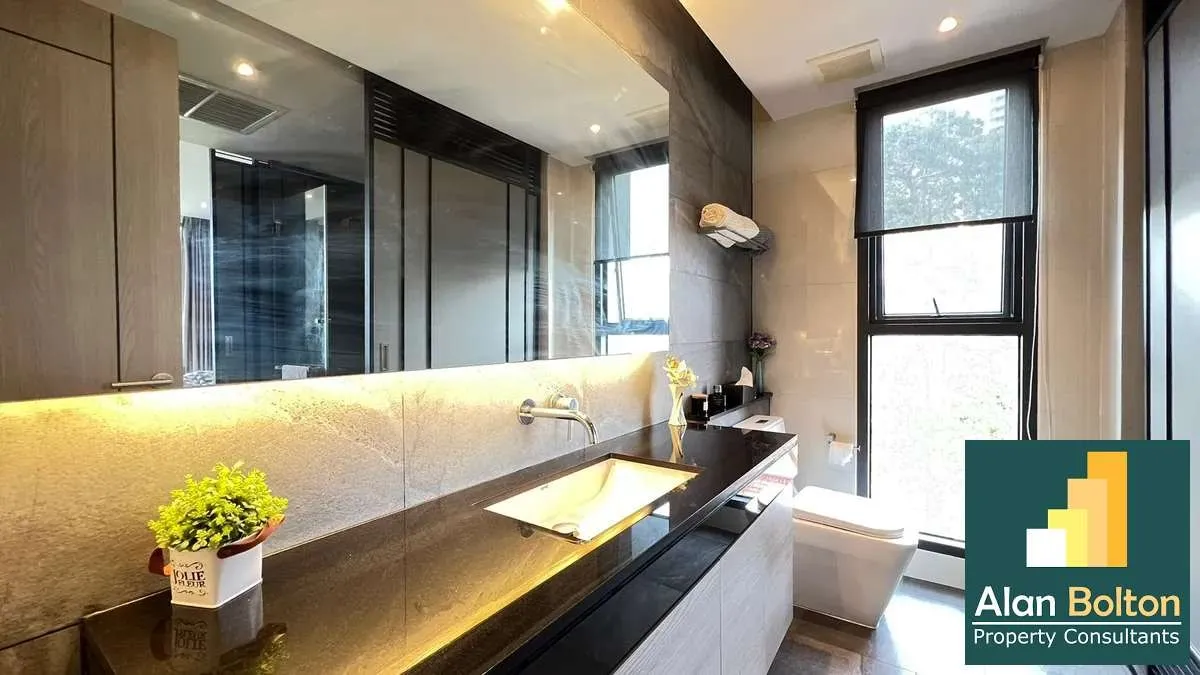 Ultra Modern Andromeda One Bed photo 14