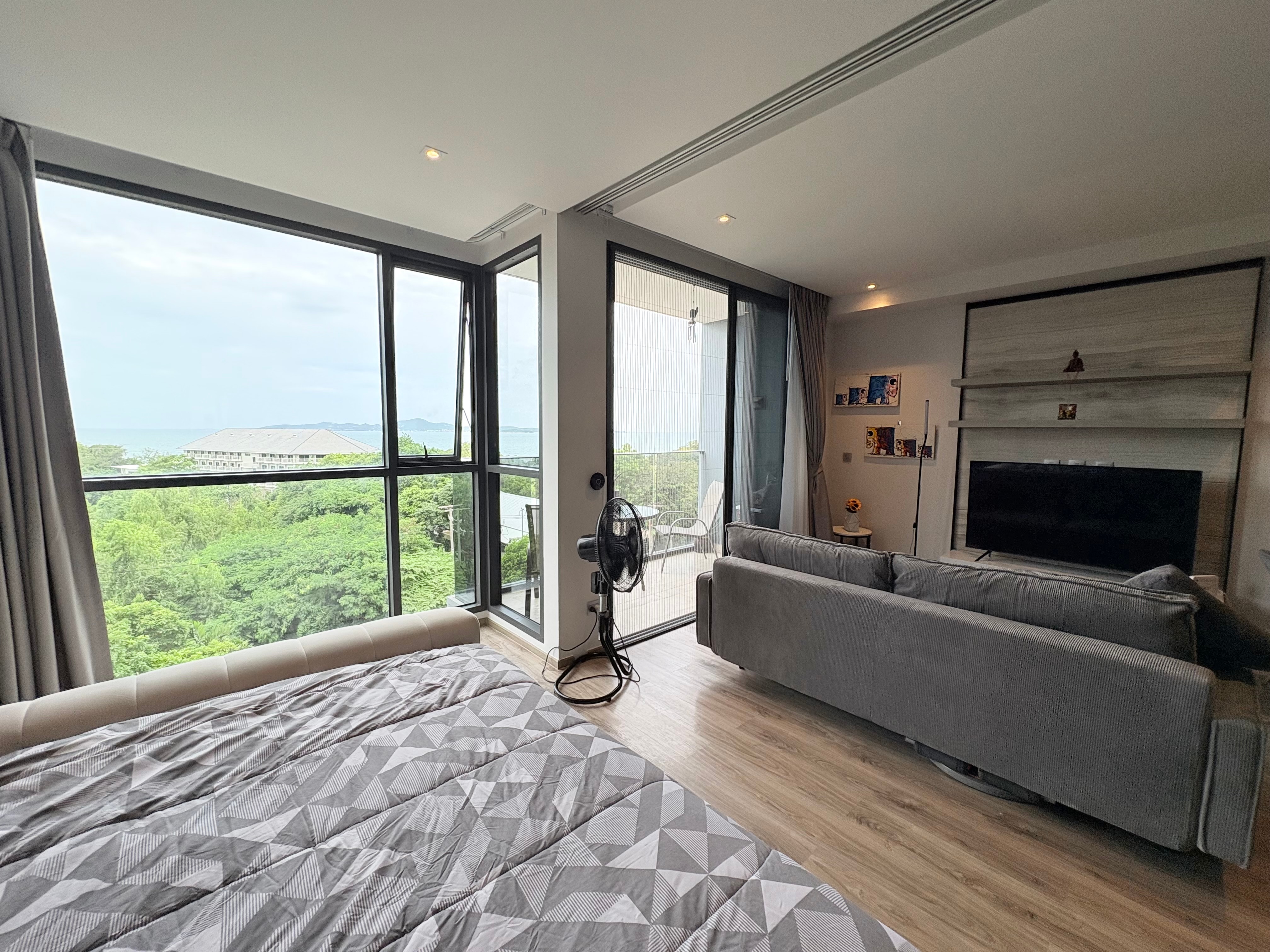 Ultra Modern Andromeda One Bed photo 26