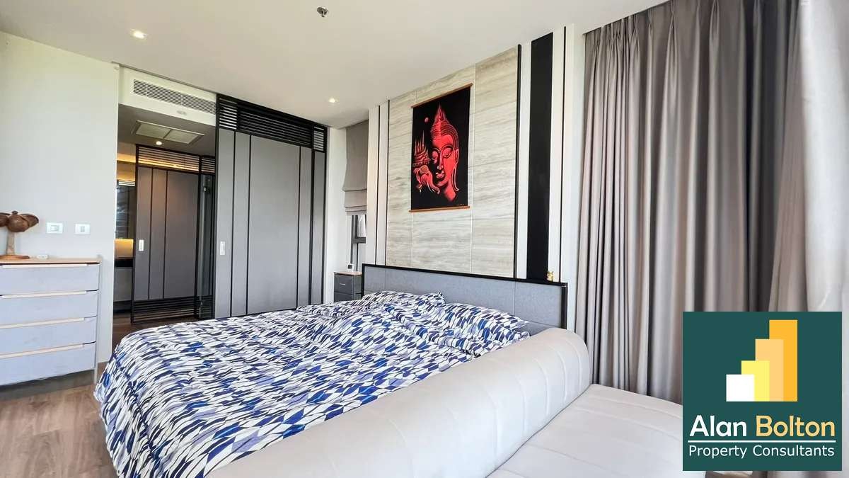 Ultra Modern Andromeda One Bed photo 10