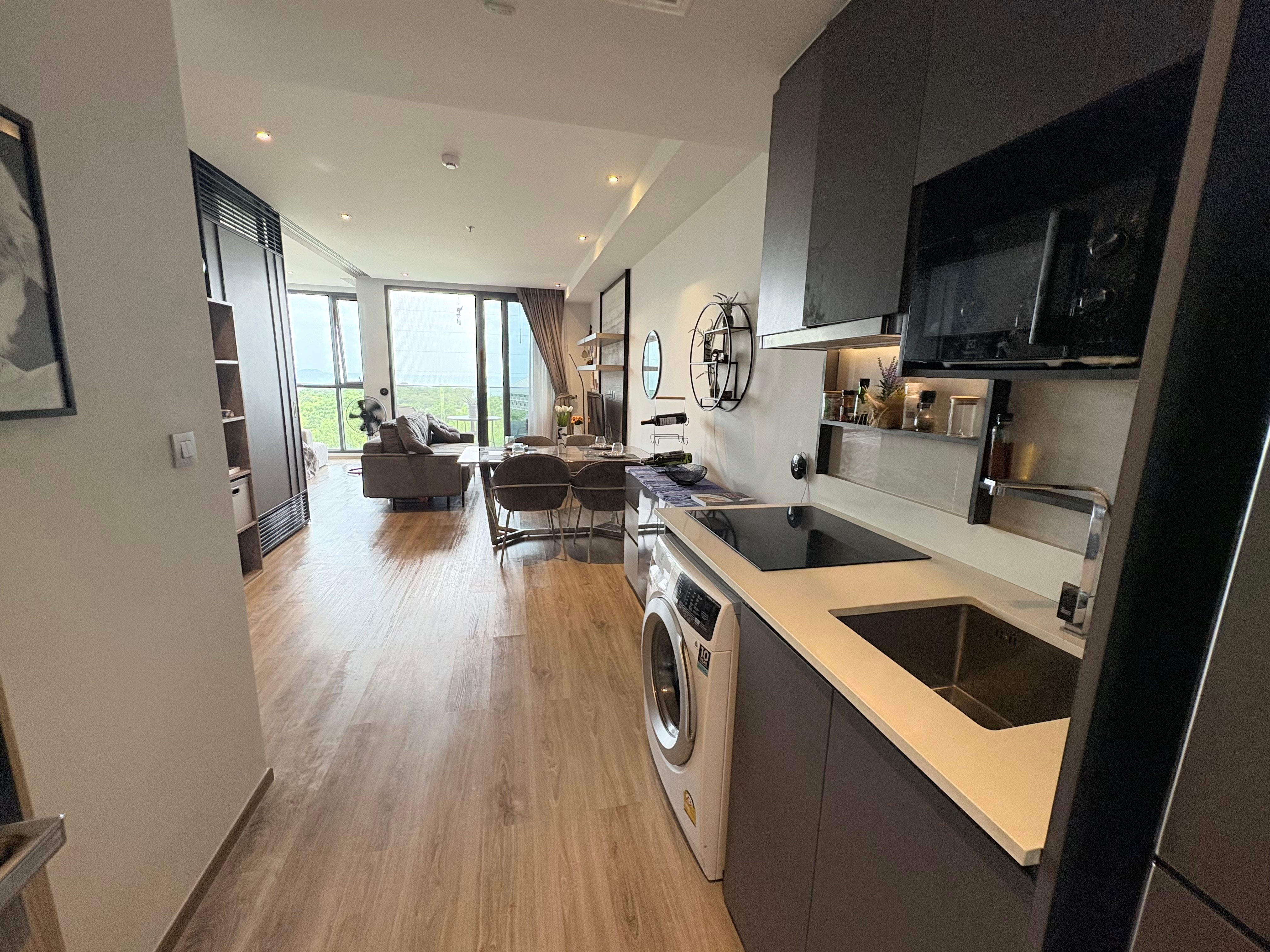 Ultra Modern Andromeda One Bed photo 18
