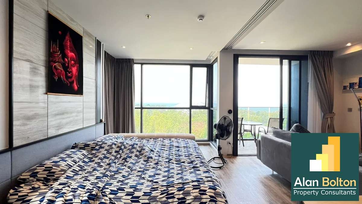 Ultra Modern Andromeda One Bed photo 15