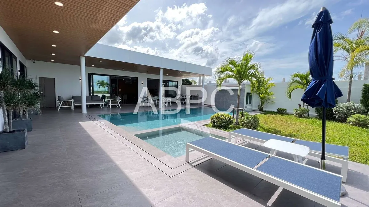 Luxury Pool Villas with Sea View 3 Bedrooms 5 Bathrooms in East Pattaya photo 4