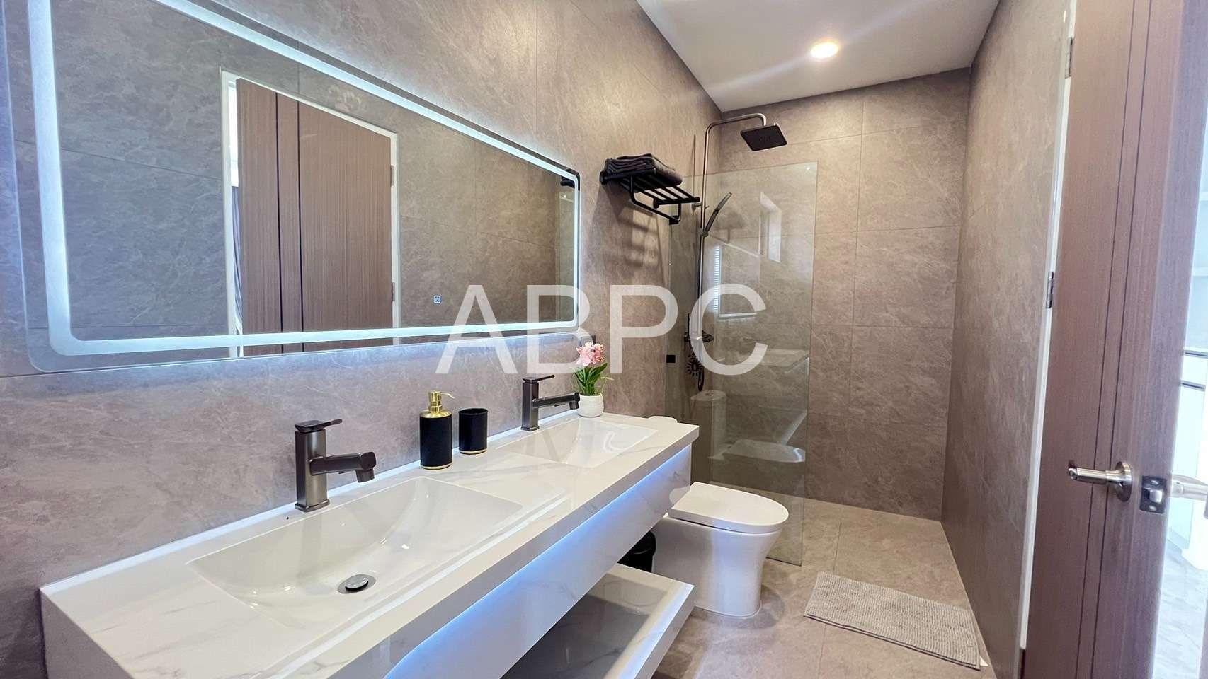 Luxury Pool Villas with Sea View 3 Bedrooms 5 Bathrooms in East Pattaya photo 10
