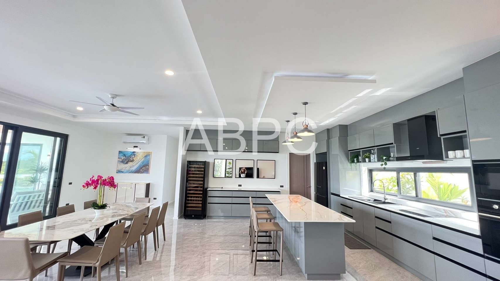 Luxury Pool Villas with Sea View 3 Bedrooms 5 Bathrooms in East Pattaya photo 8