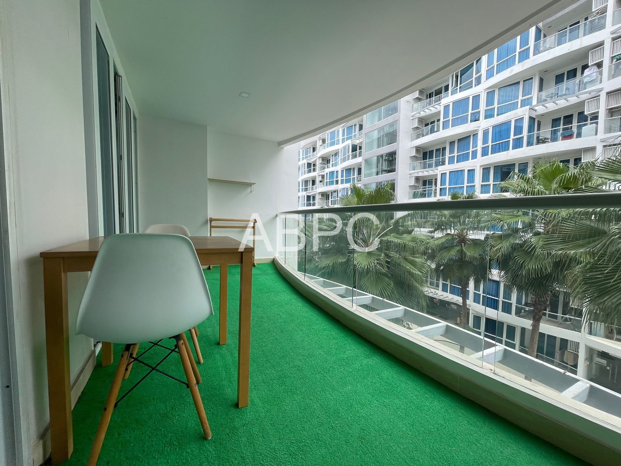 2Bedroom Grand Avenue For Rent Pool View photo 11