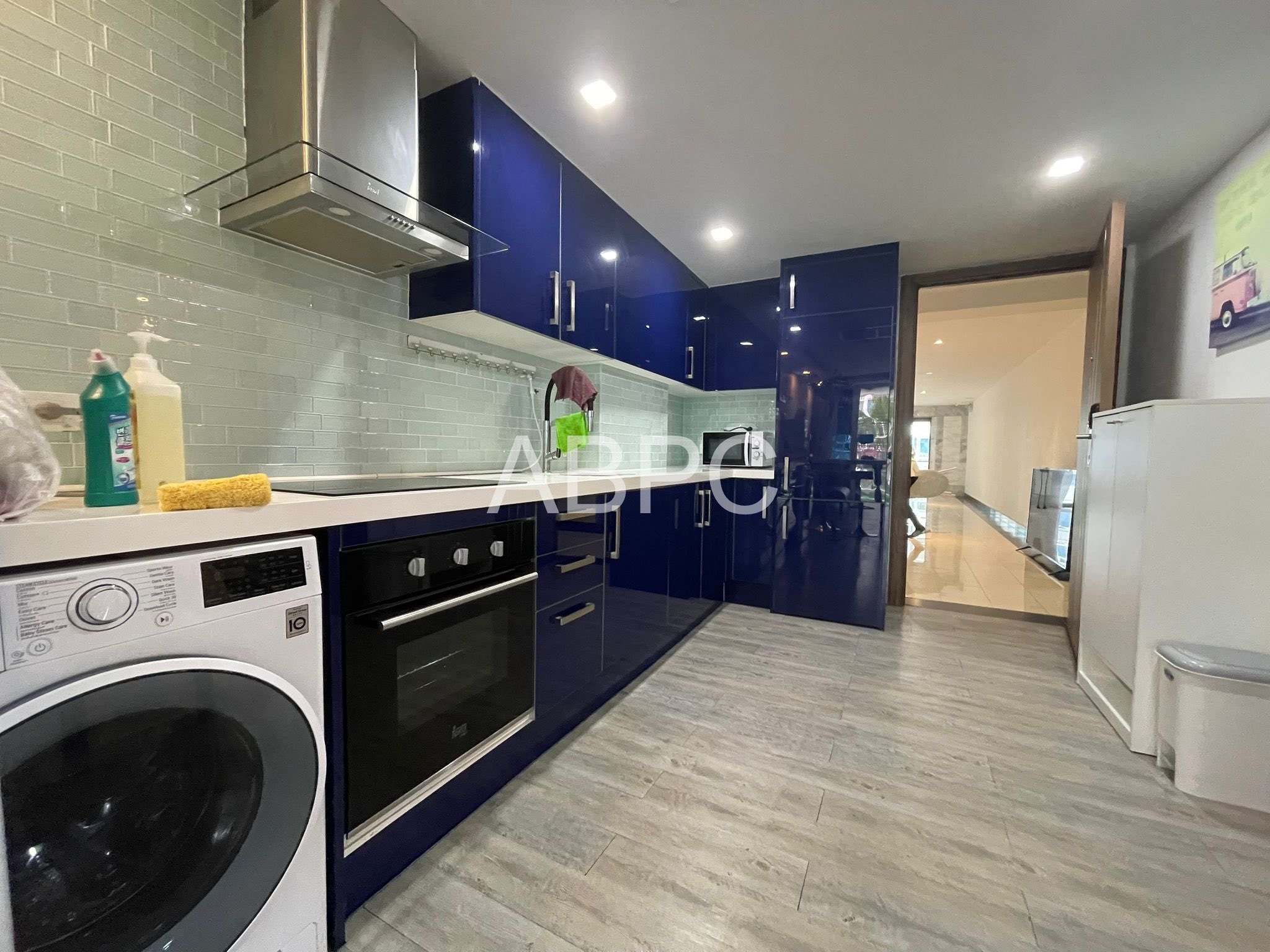 2Bedroom Grand Avenue For Rent Pool View