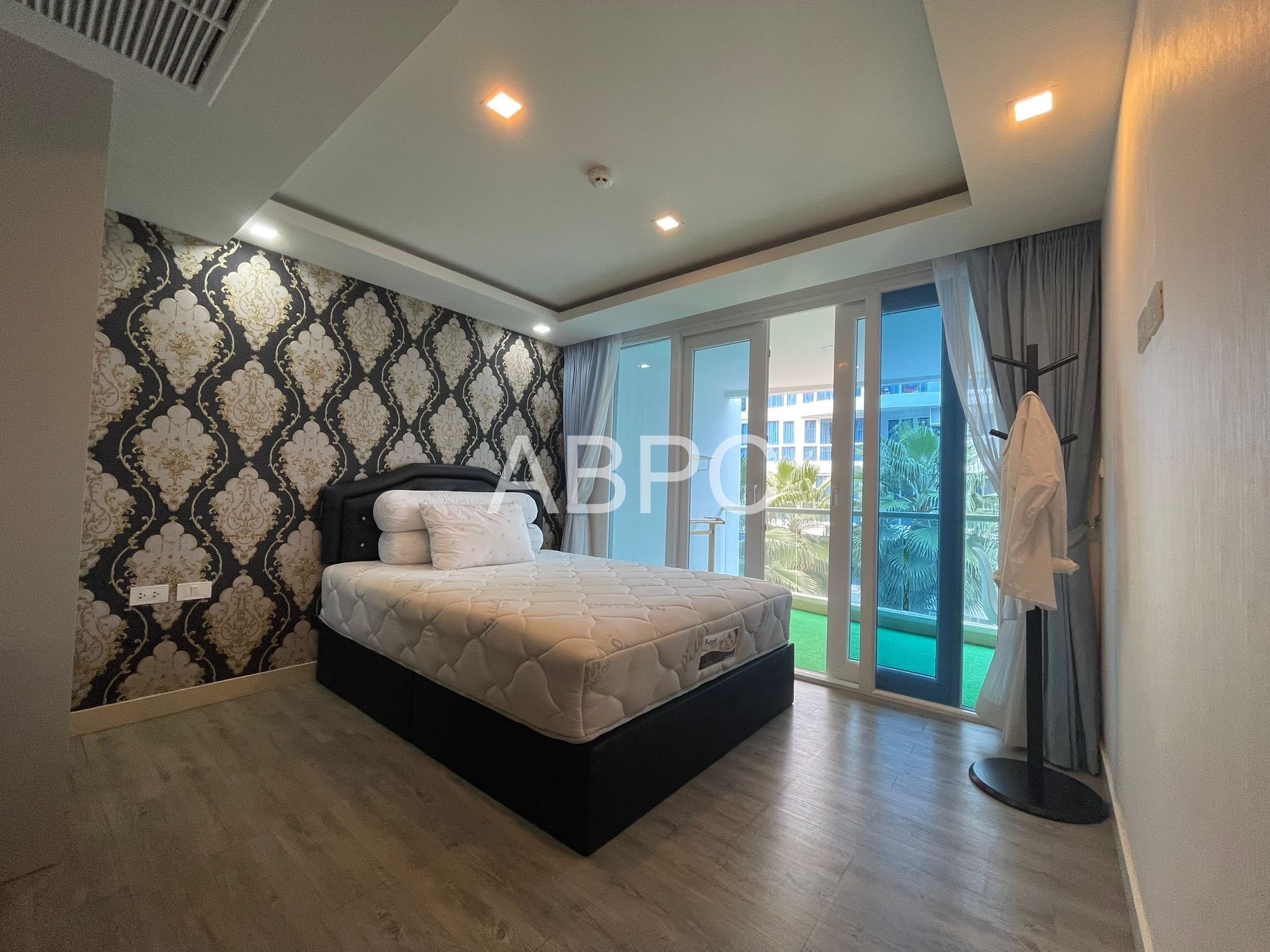 2Bedroom Grand Avenue For Rent Pool View photo 7