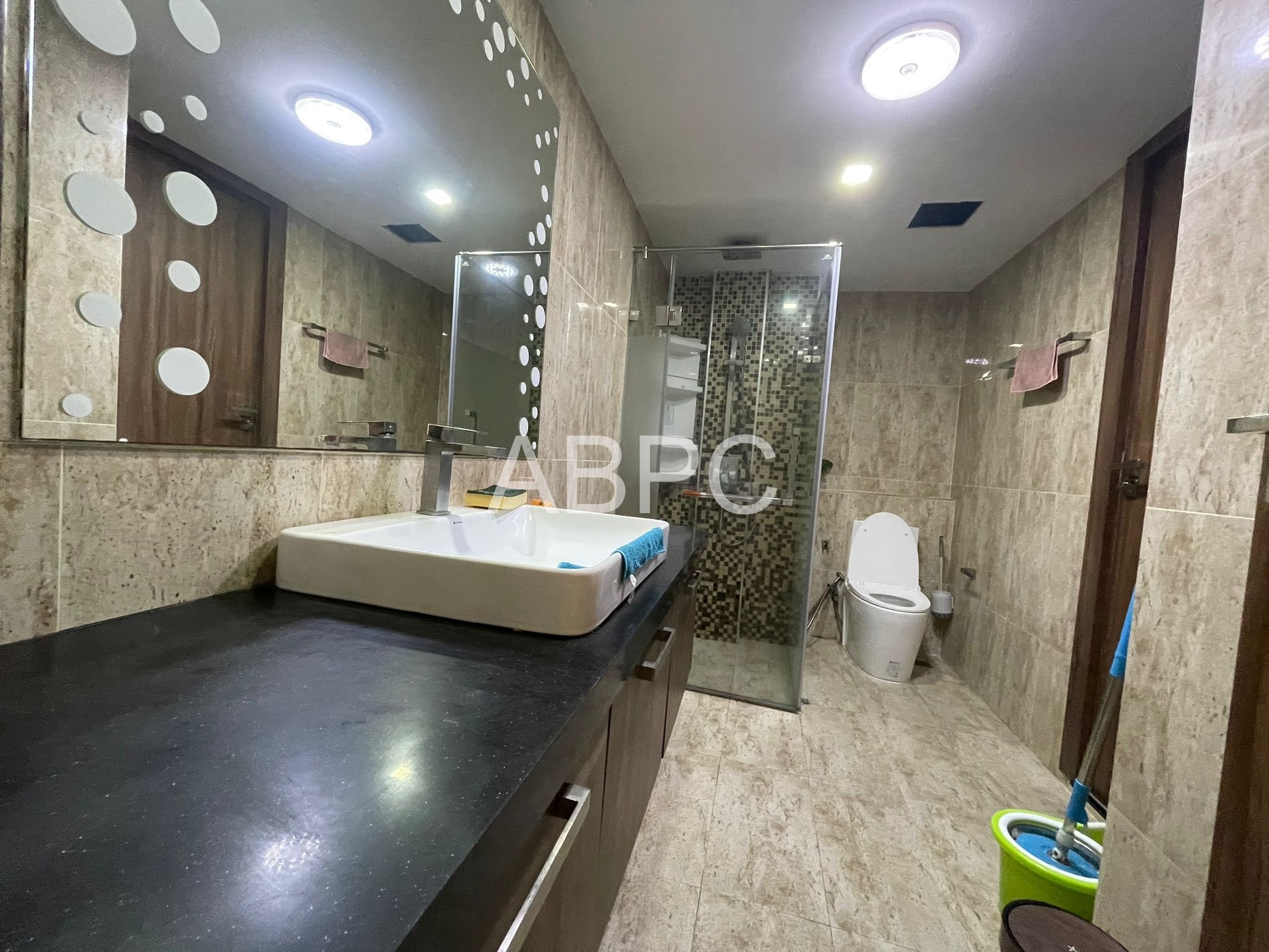 2Bedroom Grand Avenue For Rent Pool View photo 5