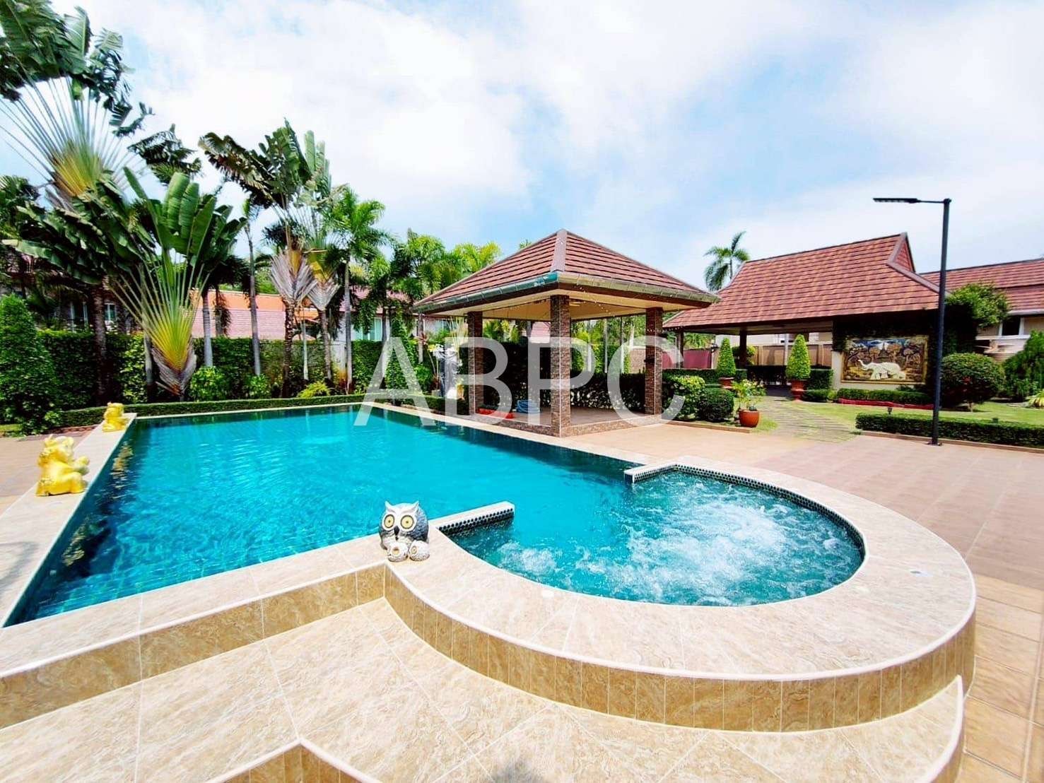 3 Bedrooms 4 Bathrooms in Huay yai photo 4