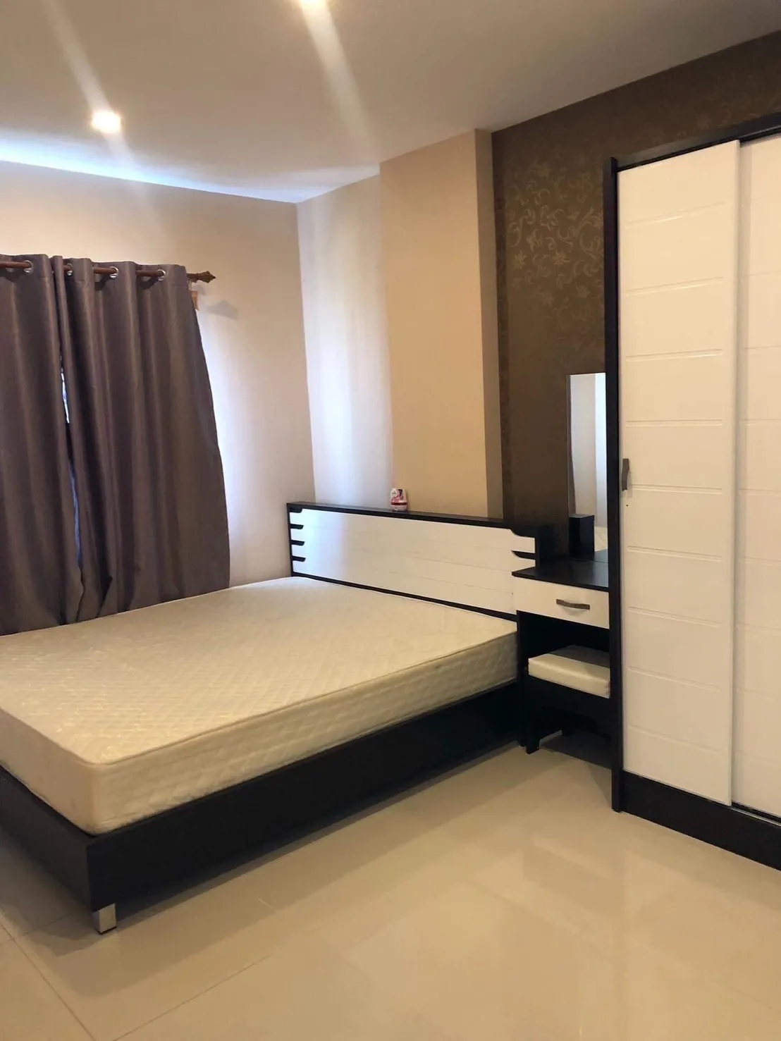 Pool View Sale with tenant 1 Bedroom 1 Bathroom in East Pattaya photo 14