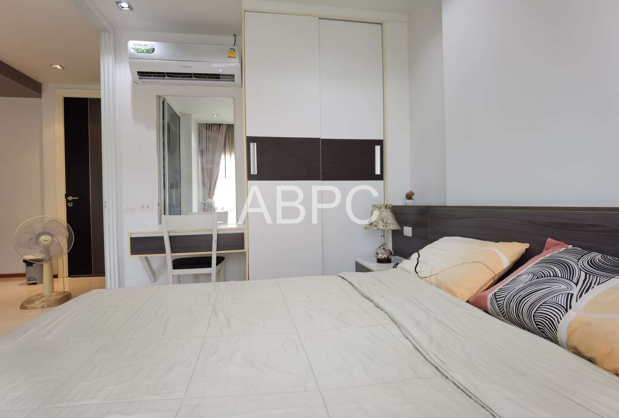 Great Deal 1-Bedroom condo of 32sqm for Sale in Jomtien photo 6