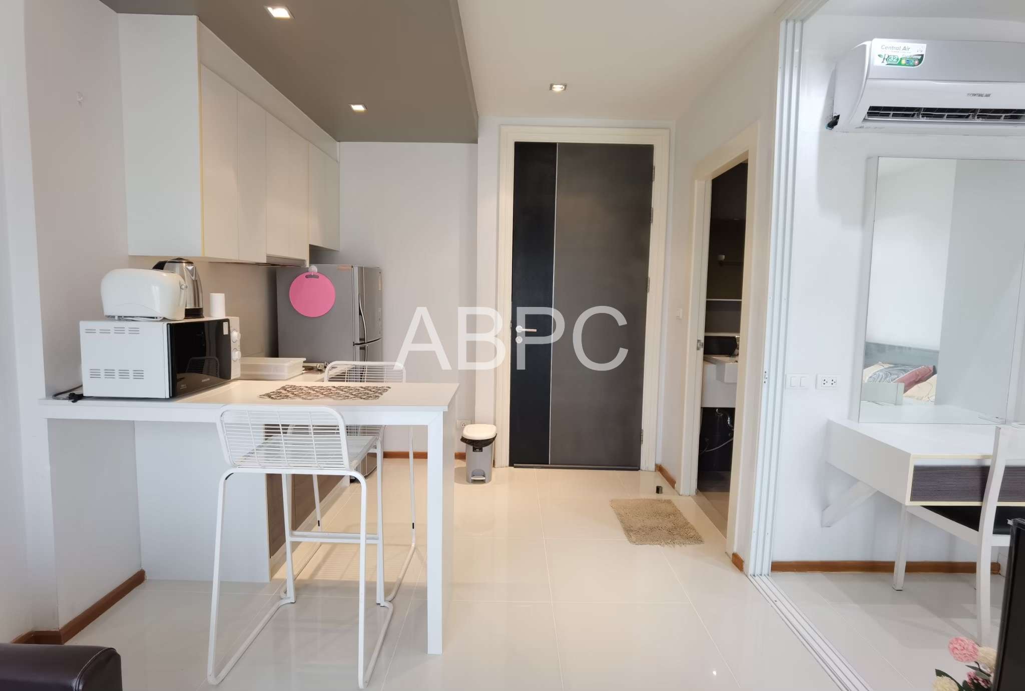 Great Deal 1-Bedroom condo of 32sqm for Sale in Jomtien photo 3