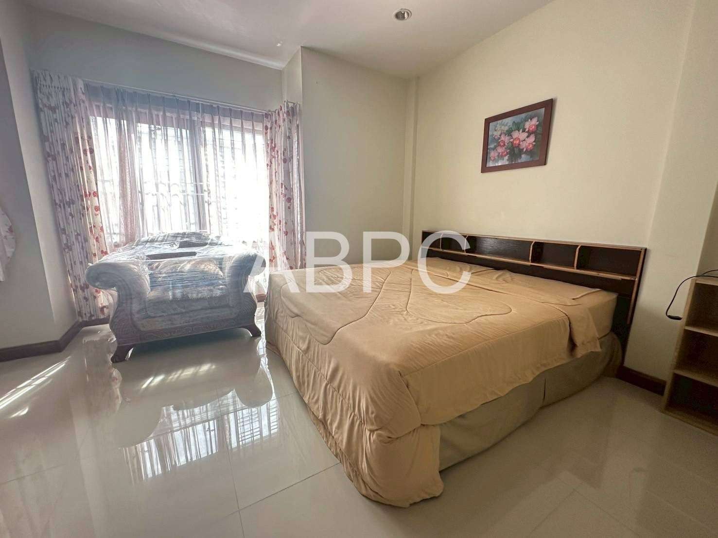 2 Bedroom 2 Bathroom in East Pattaya photo 16