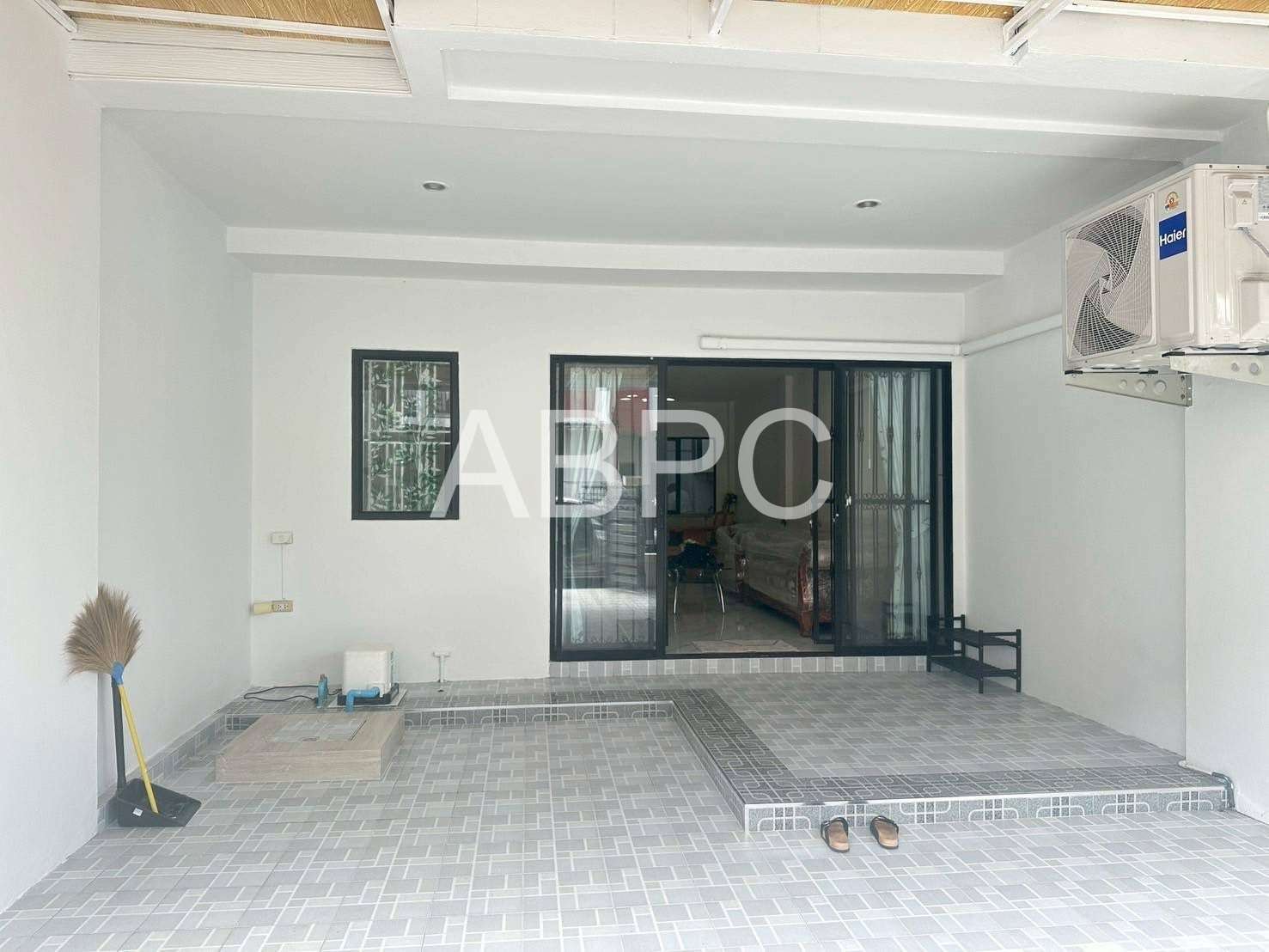 2 Bedroom 2 Bathroom in East Pattaya photo 17