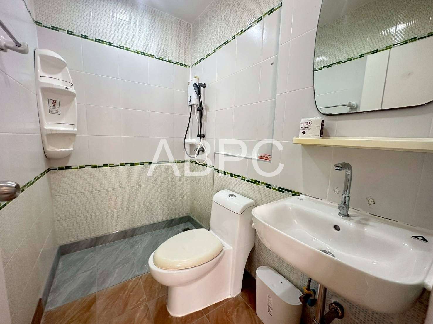 2 Bedroom 2 Bathroom in East Pattaya photo 20