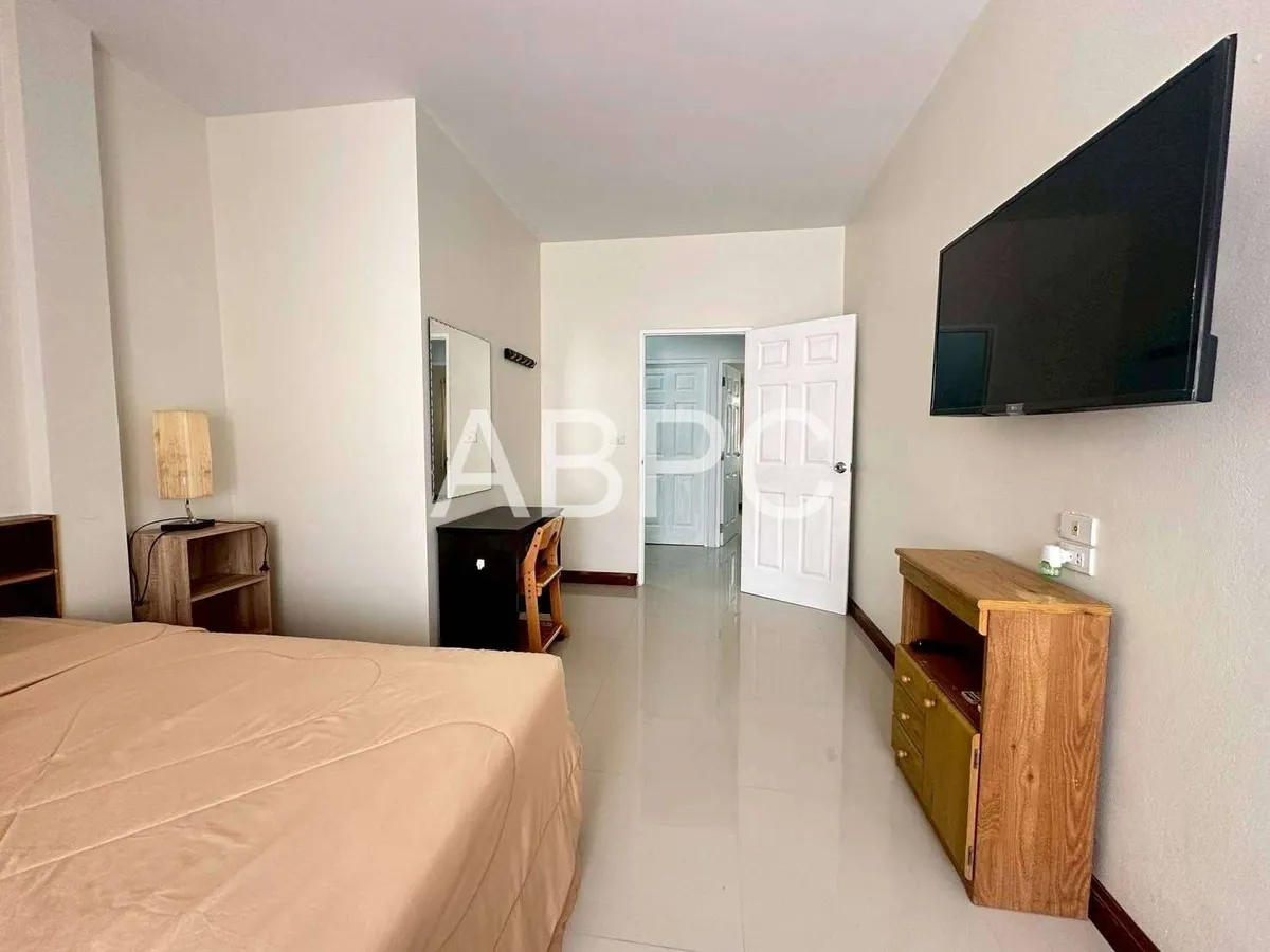 2 Bedroom 2 Bathroom in East Pattaya photo 2