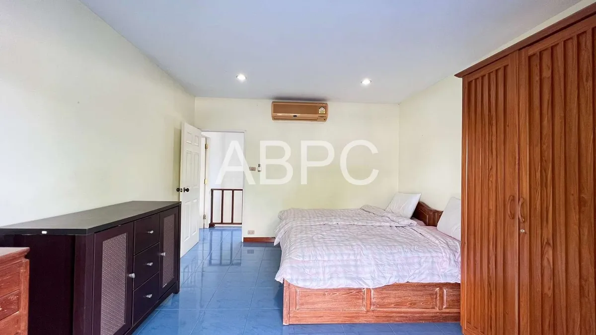 3 Bedrooms 3 Bathrooms in East Pattaya photo 15