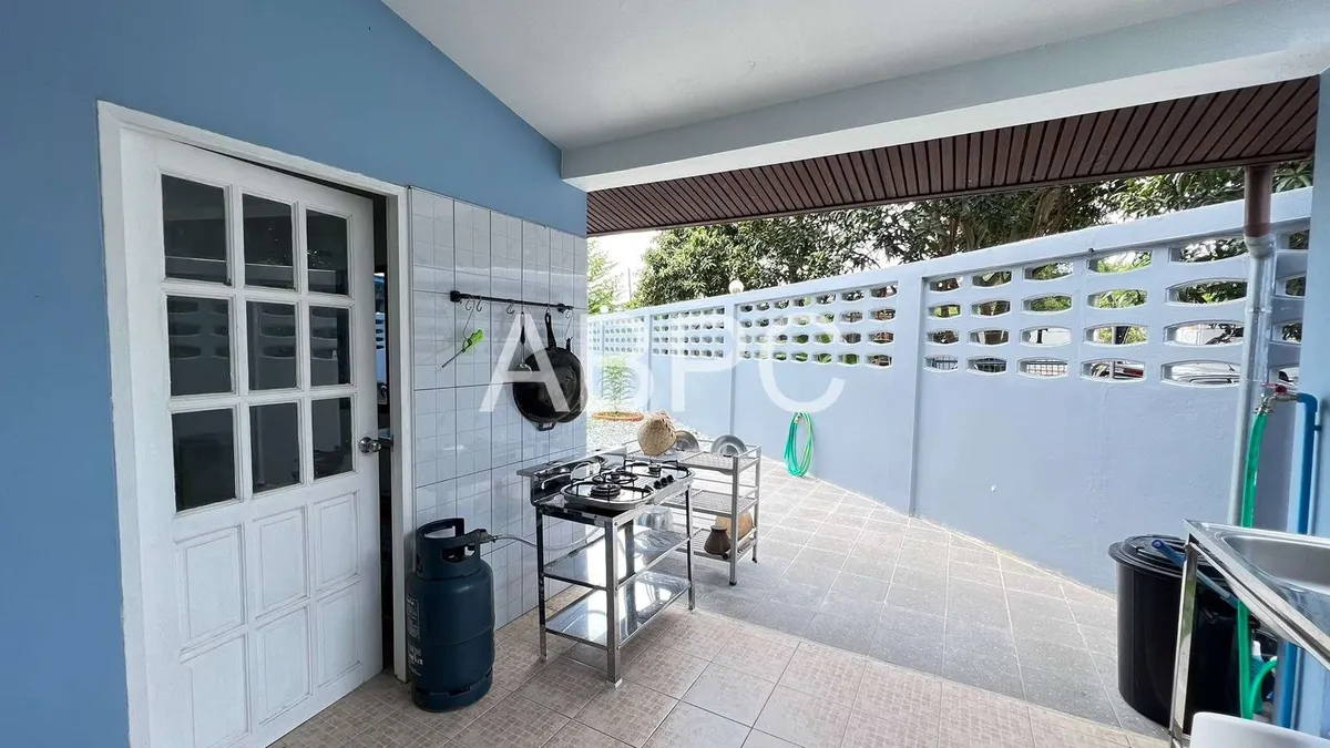 3 Bedrooms 3 Bathrooms in East Pattaya photo 4