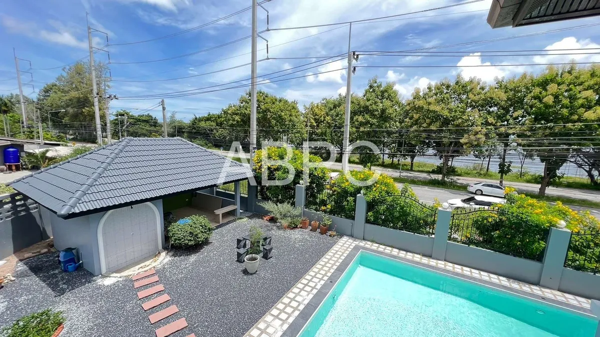 3 Bedrooms 3 Bathrooms in East Pattaya photo 5