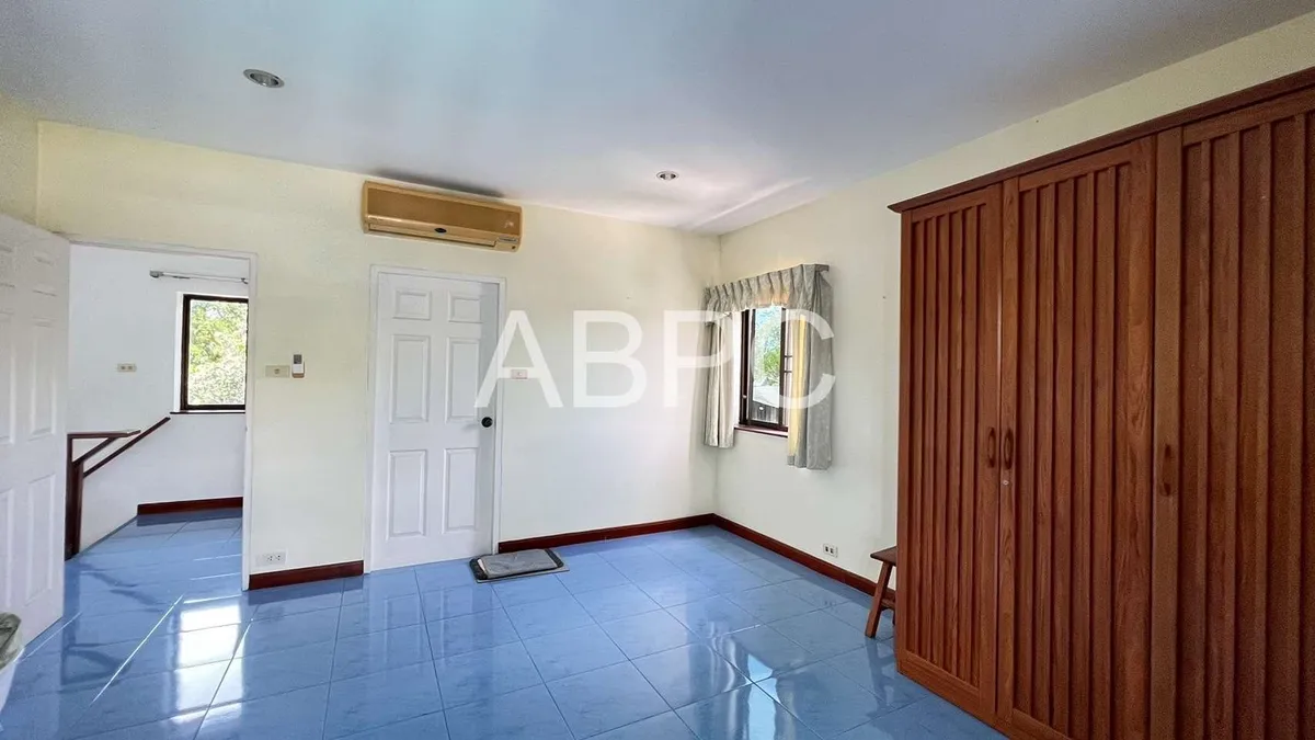 3 Bedrooms 3 Bathrooms in East Pattaya photo 7