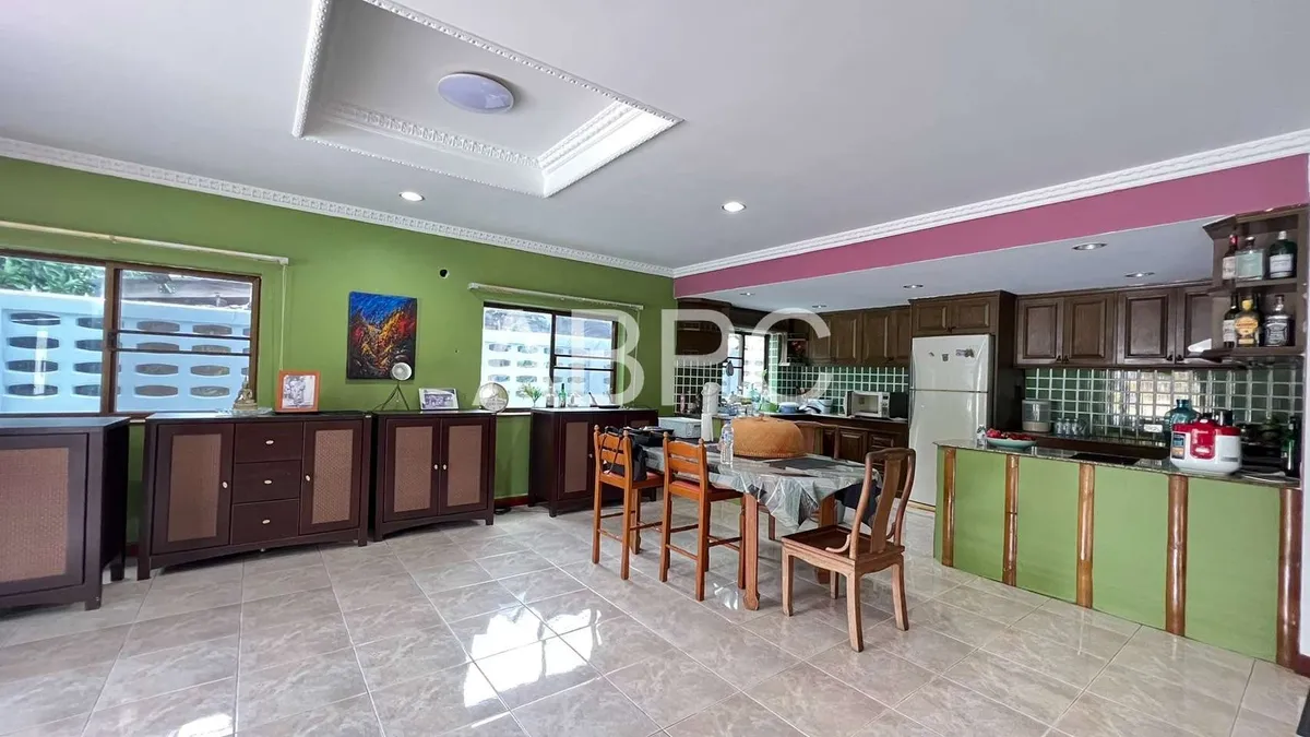 3 Bedrooms 3 Bathrooms in East Pattaya photo 9