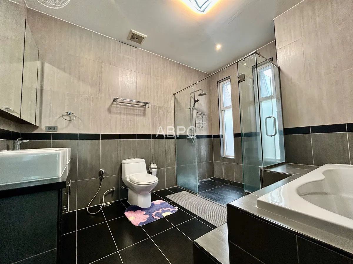 Tranquil Pool Villa: 4 Bedrooms 5 Bathrooms Pool Villa in Mabprachan photo 13