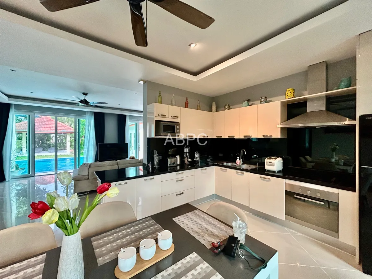 Tranquil Pool Villa: 4 Bedrooms 5 Bathrooms Pool Villa in Mabprachan photo 3