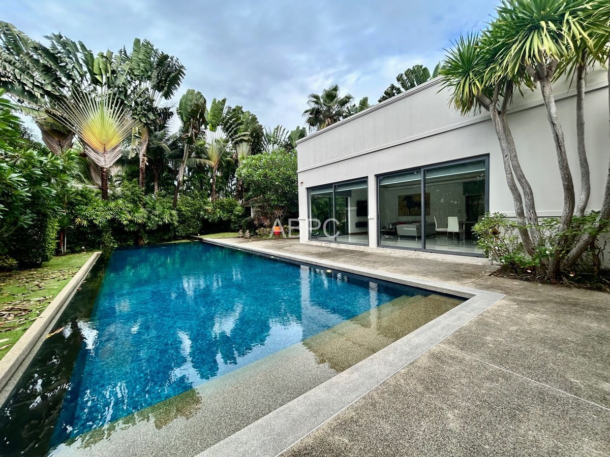 3 Bedroom 4 Bathroom Pool Villa in Mabprachan