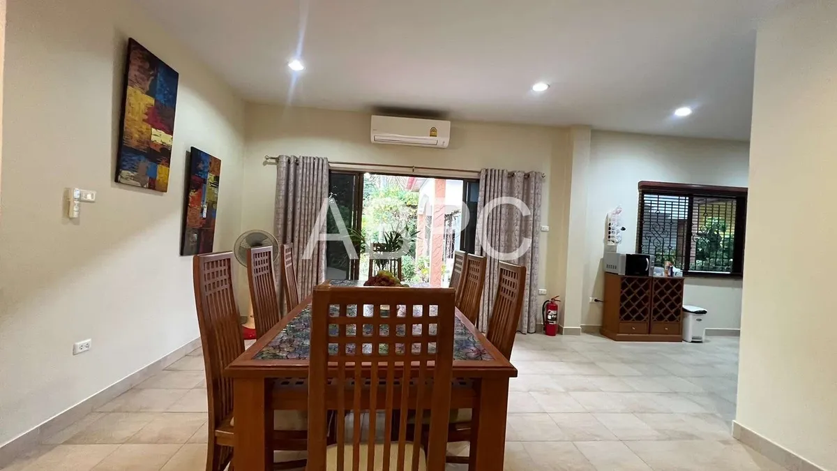 4 Bedrooms 4 Bathrooms in East Pattaya photo 11