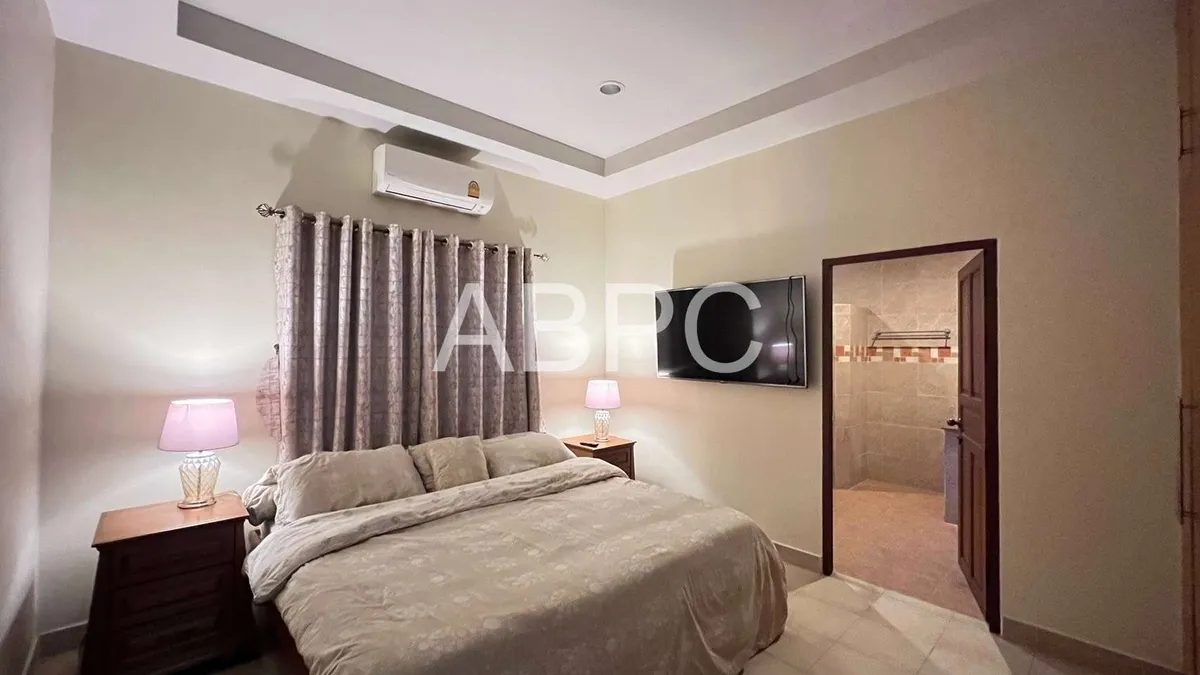 4 Bedrooms 4 Bathrooms in East Pattaya photo 12