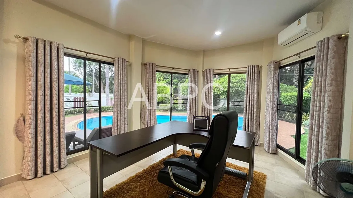 4 Bedrooms 4 Bathrooms in East Pattaya photo 15