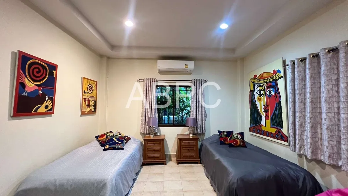 4 Bedrooms 4 Bathrooms in East Pattaya photo 18