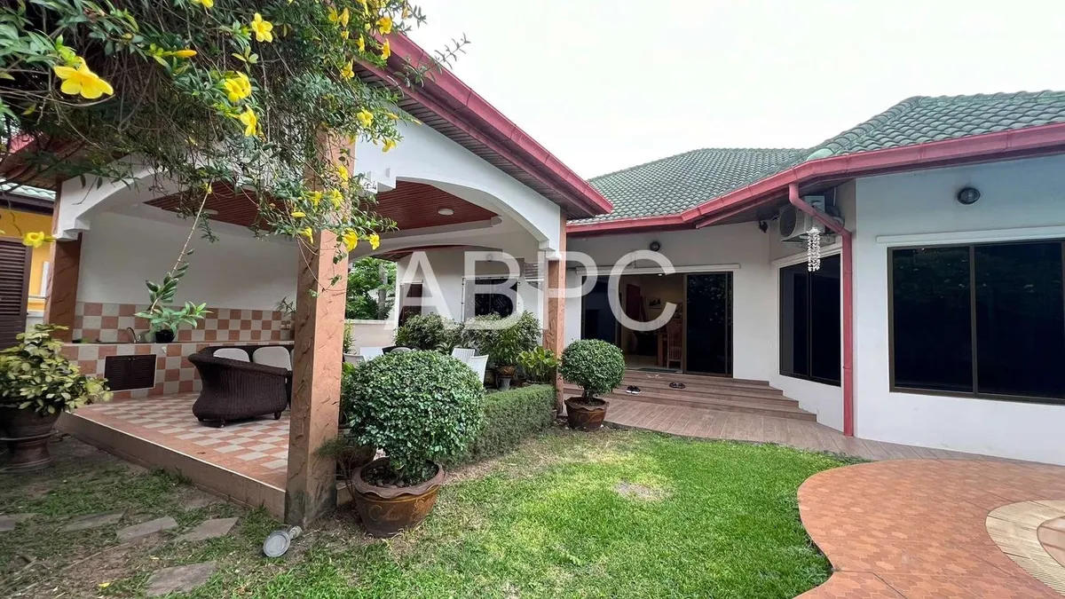 4 Bedrooms 4 Bathrooms in East Pattaya photo 4