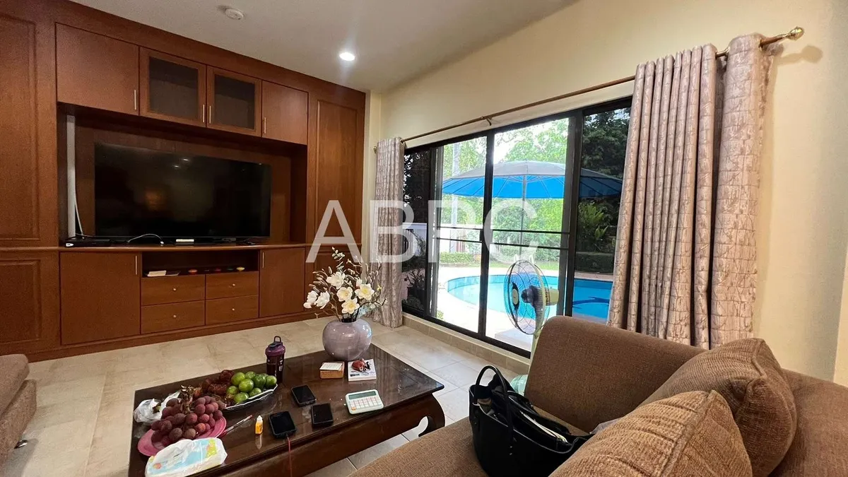 4 Bedrooms 4 Bathrooms in East Pattaya photo 10