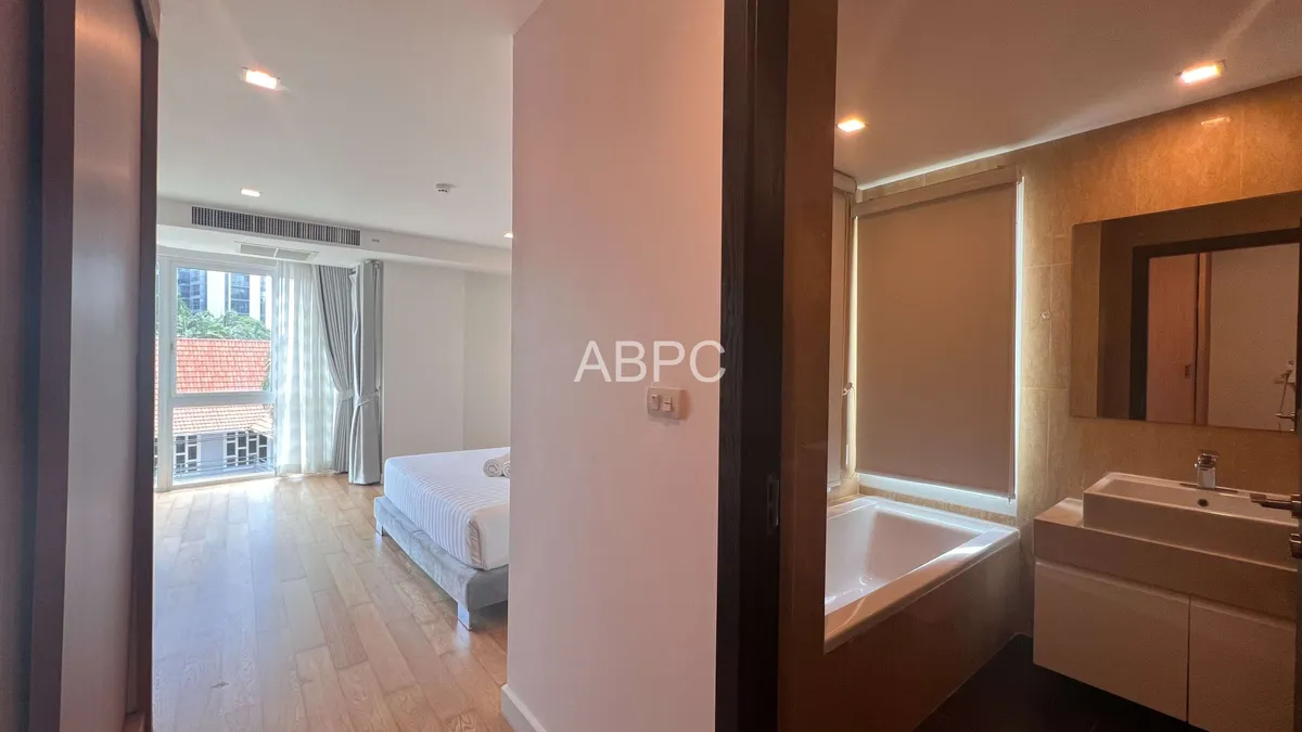 Beautiful 2 Bedrooms 2 Bathrooms with Partly Seaview for RENT in Pratumnak photo 2