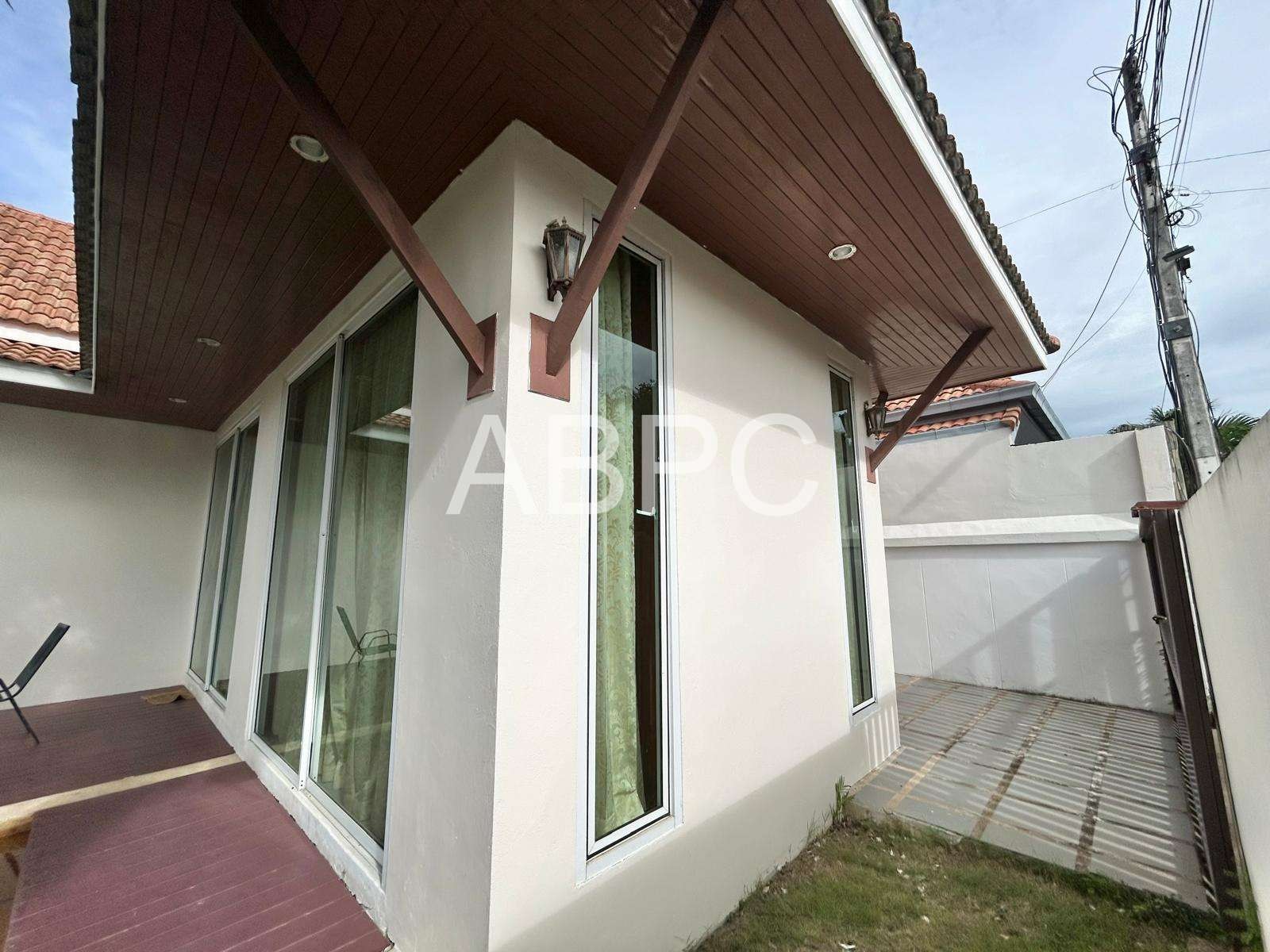2 Bedroom House For Sale in Khotalo photo 5