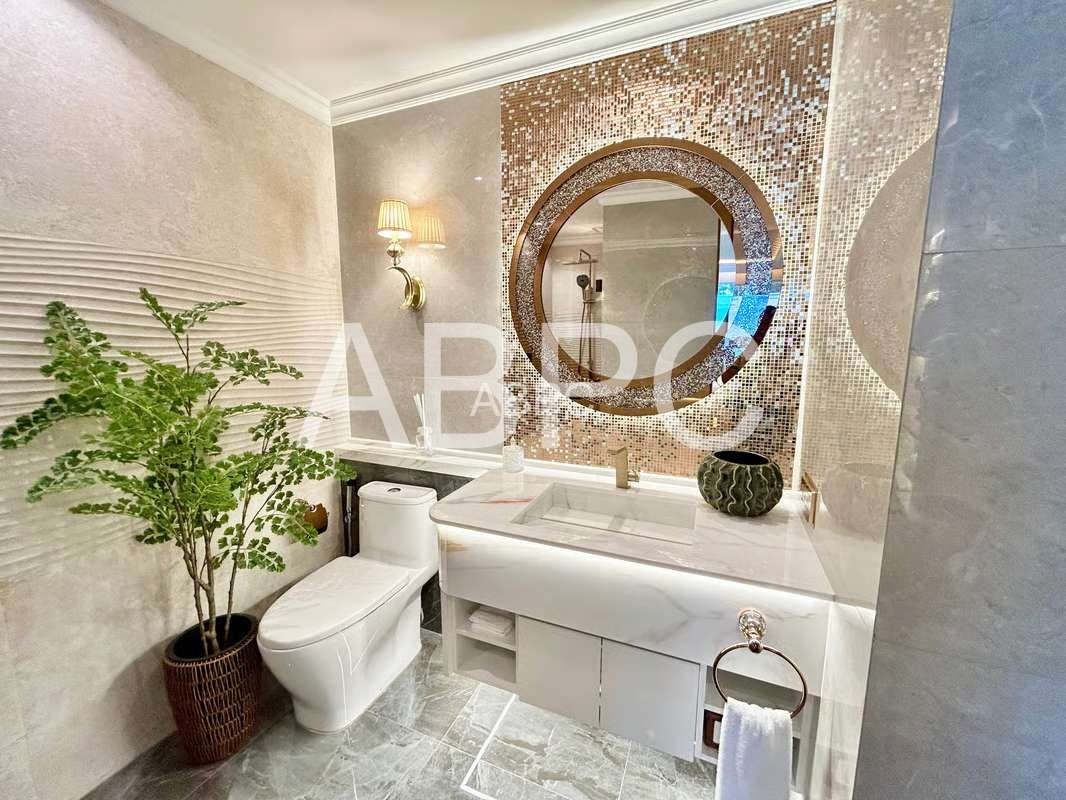 Large One Bedroom In New Development photo 5