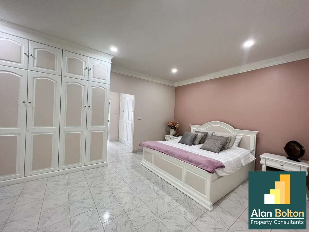 Pool villa for sale and rent 3 Bedrooms Bathrooms in East Pattaya photo 16