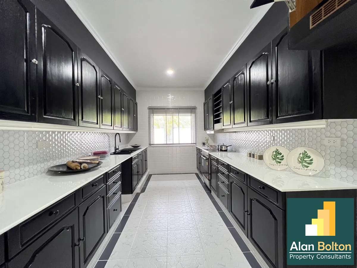 Pool villa for sale and rent 3 Bedrooms Bathrooms in East Pattaya photo 13